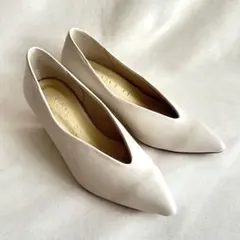 ✨極美品✨ LE TALON ルタロン ポインテッドトゥ パンプス アイボリーのサムネイル