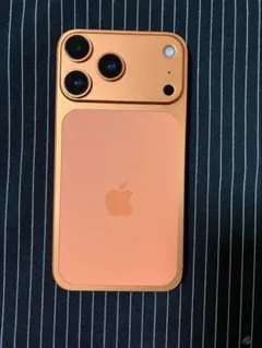 iPhoneXR128GBカスタムデザイン（17 Proのような）を採用しており iPhoneXR128GBカスタムデザイン（17 Proのような）を採用しており