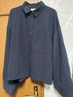 ザヨン　ネイビー ストライプ バルーンスリーブ シャツ
