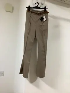 あ*や様 スプレイ　新品未使用ラベル付き　ベルト付き カジュアルパンツ モカベーのサムネイル