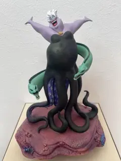 ディズニー　アースラ　スタチュー　最安値