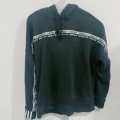 adidas Originals ロゴテープ フードパーカー
