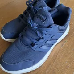 adidas ネイビー スニーカー ランニングシューズ
