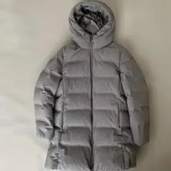 ユニクロ　シームレスダウンショートコート