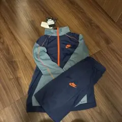 【新品未使用】ナイキ　キッズ　ジャージセットアップ