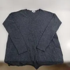 vネックグレー