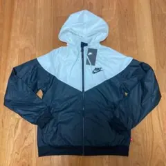 新品。NIKE ナイキ ナイロンジャケット　Ｌ　アウター　レディース