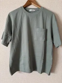 グリーン 半袖 Tシャツ ポケット付き