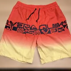 Quiksilver オレンジ・イエローグラデーションショートパンツ