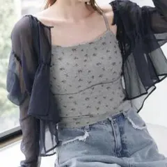 kastane カップ付き小花柄キャミ グレー