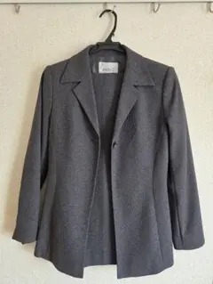 スーツ　レディース　ダークグレー シングルボタンジャケット上下セット 9R