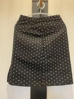 【新品未使用】黒と白の水玉模様 タイトスカート