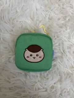 ちいかわ　くりまんじゅう　カラビナ付き刺繍スクエアポーチ