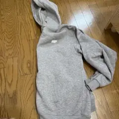 マイプロテイン　グレー フード付きパーカー プリントロゴ