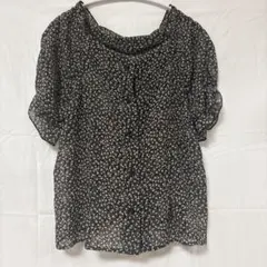 美品・マジェスティックレゴン・花柄パフスリーブシャツ・Ｍ