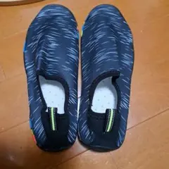 カラフルなマリンシューズ