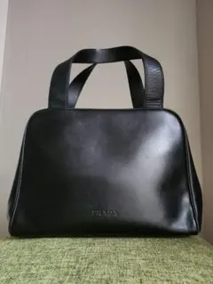 PRADA ヴィンテージ ブラックレザー ハンドバッグ ロゴ 型押し