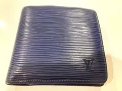 LOUIS VUITTON エピ 二つ折り財布 ネイビーのサムネイル