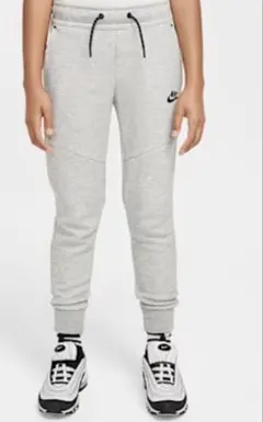 Nike テックフリース キッズ