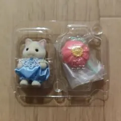 シルバニアファミリー 猫の人形と花のアクセサリー