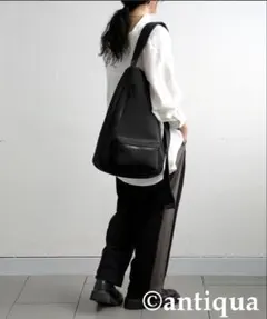 ❤︎最終価格❤︎antiqua❤︎マシュマロショルダーバッグ❤︎ブラック❤︎ユニセックス❤︎のサムネイル
