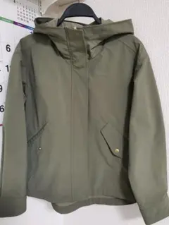 美品　GUマウンテンパーカー