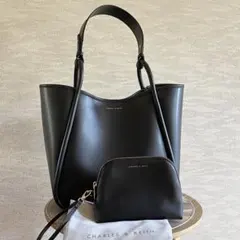 CHARLES & KEITH サークルハンドルトートバッグ　ライラのサムネイル