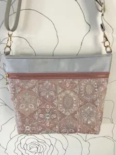 インド刺繍生地　Ｍサイズ　サコッシュ