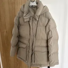ベージュ フード付き ダウンジャケット　GU Mサイズ