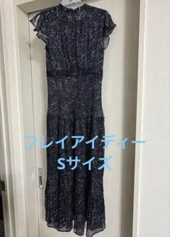 Sサイズ　フレイアイディー プリーツロングワンピース ネイビー 総柄