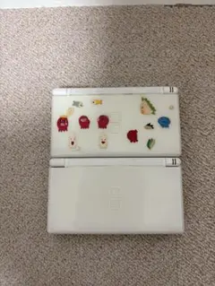 ニンテンドーDS Lite ホワイト キャラクターシール付き