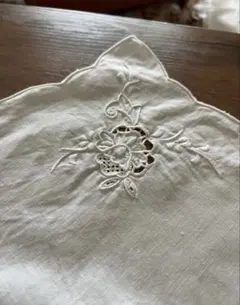 ヴィンテージ 白刺繍リネンクロス 2枚 - メルカリ