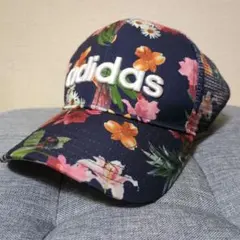 adidas フラワーキャップ　ネイビー