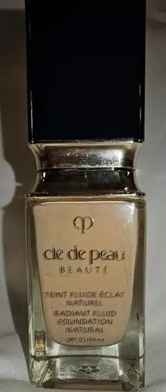 資生堂 クレドポーボーテ タンフリュイドエクラ ナチュレル オークル20