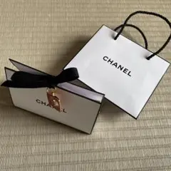 CHANEL ギフトボックス リボン付き