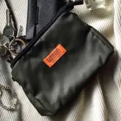 UNIVERSAL OVERALL サコッシュ