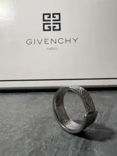 Givenchyリング18号前後