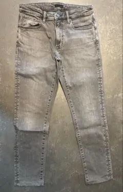 UNIQLO JEANS ライトグレー スリムフィットデニム