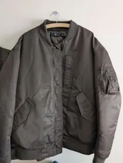 ユニクロ +J ハイブリッドダウンオーバーサイズMA-1（XL・グレー）