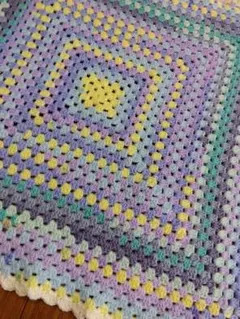 手編みグラニースクエアブランケット