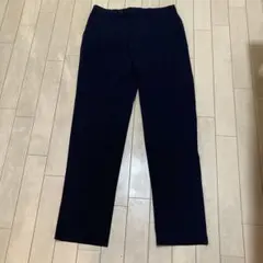 ユニクロ　感動パンツ　ネイビー スラックス ボタン付き