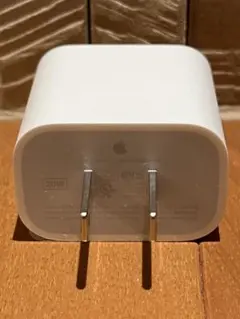 Apple純正 20W USB-C充電器 A2305のサムネイル