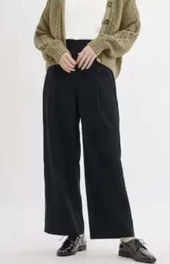 GU コーデュロイ　ワイドパンツ　ブラック