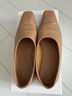 THE ROW スクエアトゥ パンプス キャメル 37.5 THE ROW スクエアトゥ パンプス キャメル 37.5 - メルカリ