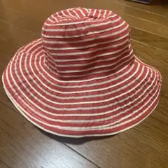 アクアスキュータム　赤と白のストライプ　帽子 未使用