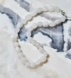 デコルテアクセサリー between petit pearls necklace - メルカリ