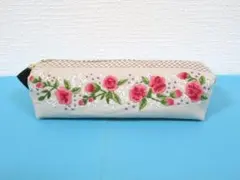 刺繍のペンケース3☆ハンドメイドのサムネイル