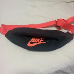 NIKE ボディバッグ ブラック×レッド