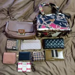 【COACH】バッグ2点 財布6点 キーケース まとめ売り COACH】バッグ2点 財布6点 キーケース まとめ売り - メルカリ