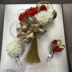 髪飾り　成人式　卒業式　結婚式 和装髪飾り 赤 白 金色 かんざし付き
